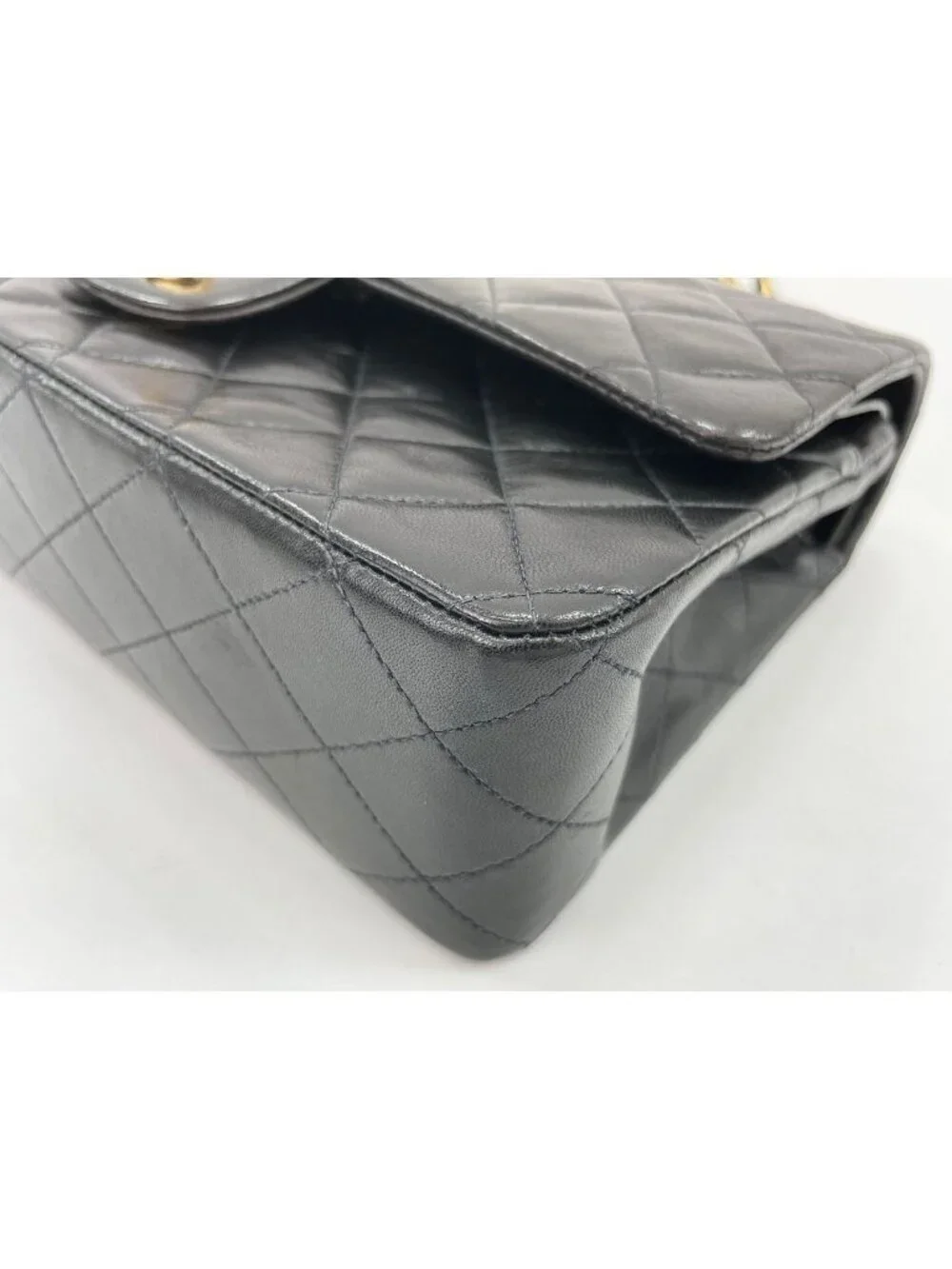 Chanel Shoulder Bag Quilted 25